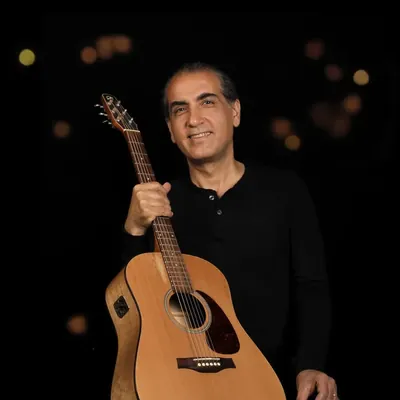 Mehrdad Hoveida